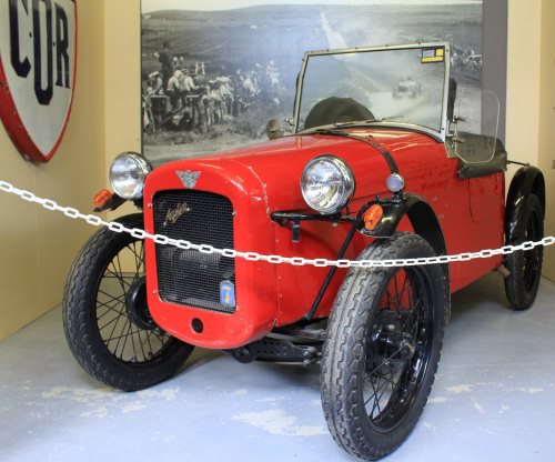 Historic racing car at Phillip Island Circuit History of Motorsport
