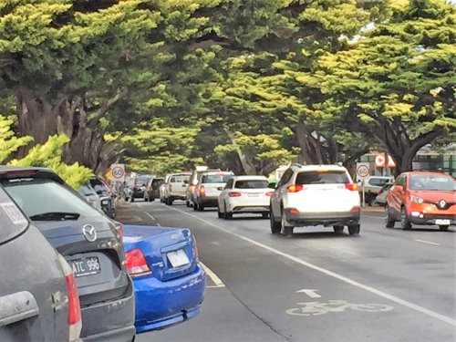 Busy traffic in Cowes which can cause delays in moving around the town