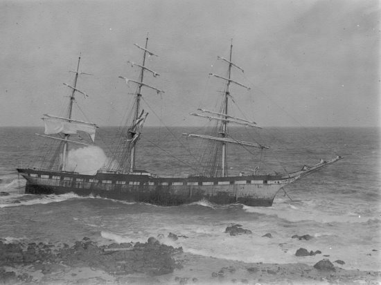 The SS Speke on the rocks at Kitty Miller Bay before breaking up.