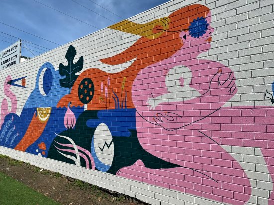 Mural in Olive Justice Place, Cowes.